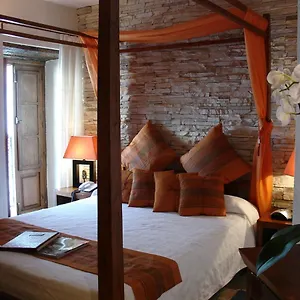 La - Old Town Hotell